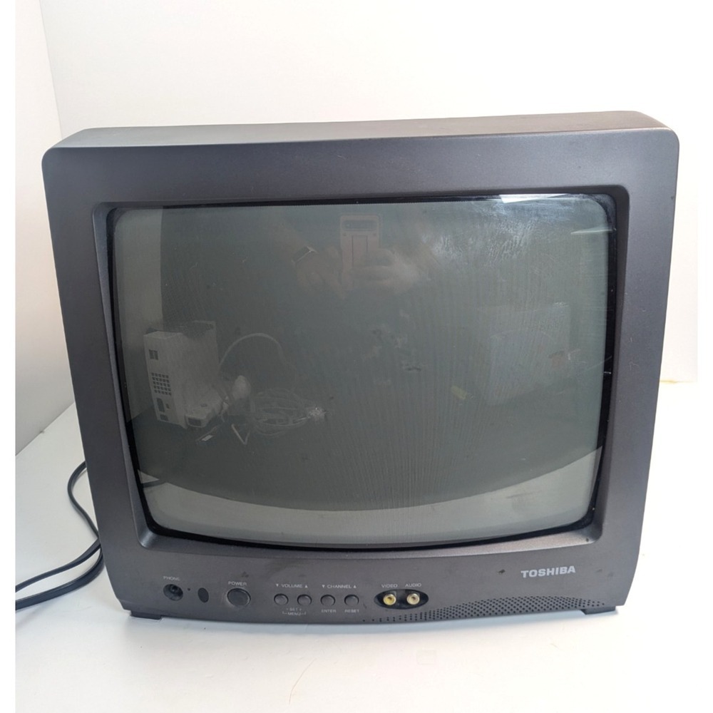Toshiba 13A23 13" CRT Color TV Retro Television No Remote
